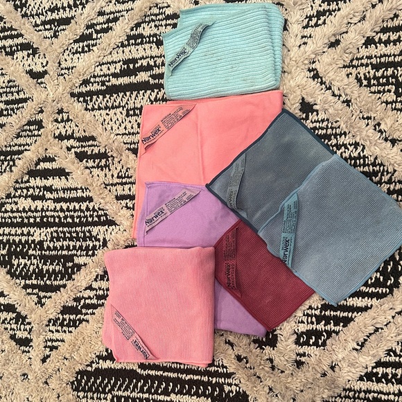 norwex Other - Norwex Vibrant Cloth Set - Pink, Purple, Blue
Window cloths